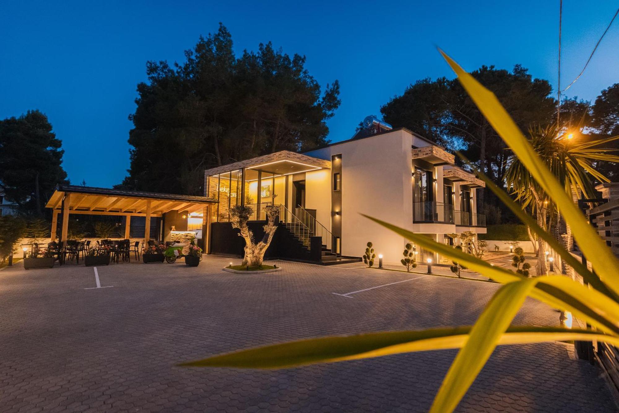 Hotel Beke Vlorë Exteriör bild