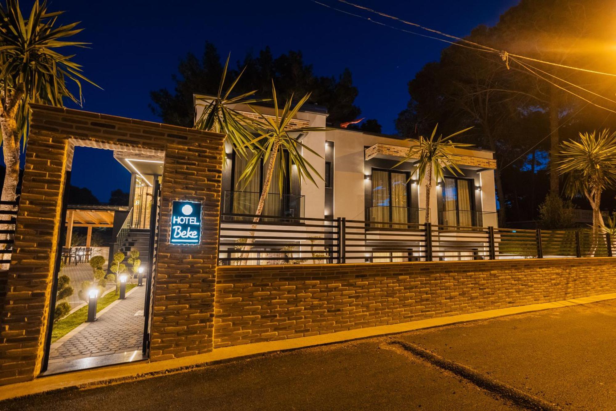 Hotel Beke Vlorë Exteriör bild